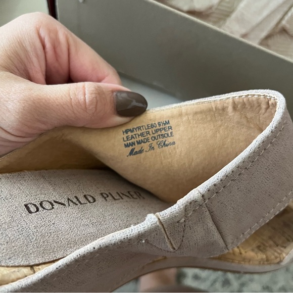 NEW Donald Pliner Myrtle60 Metallic Mushroom Suede Leather Wedge Sandals - Picture 5 of 8